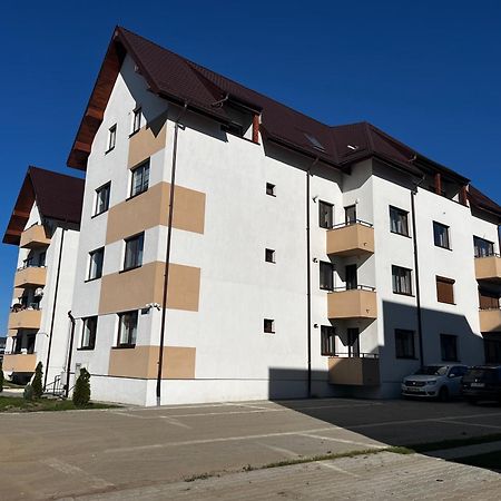 Mirandis Apartments - Comfort & Private Parking Near Coresi Mall Брашов Екстер'єр фото