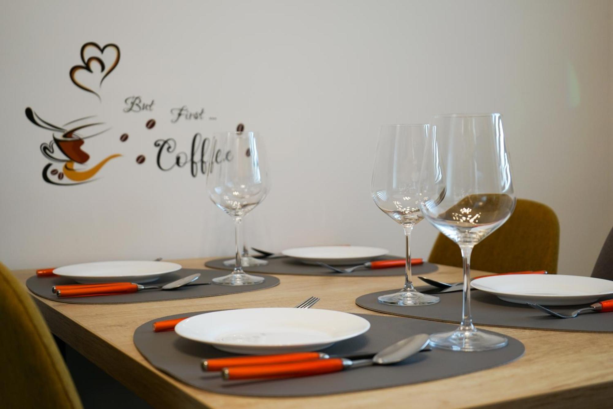 Mirandis Apartments - Comfort & Private Parking Near Coresi Mall Брашов Екстер'єр фото