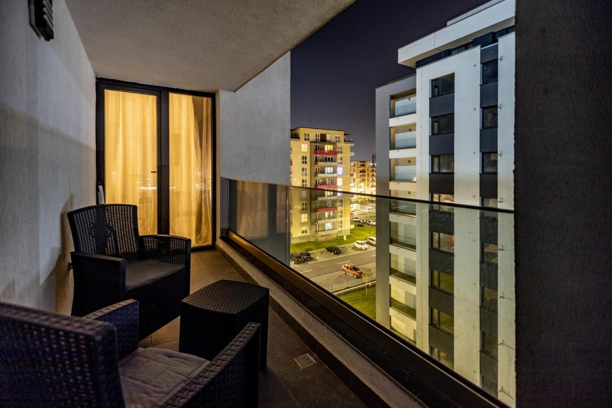 Mirandis Apartments - Comfort & Private Parking Near Coresi Mall Брашов Екстер'єр фото