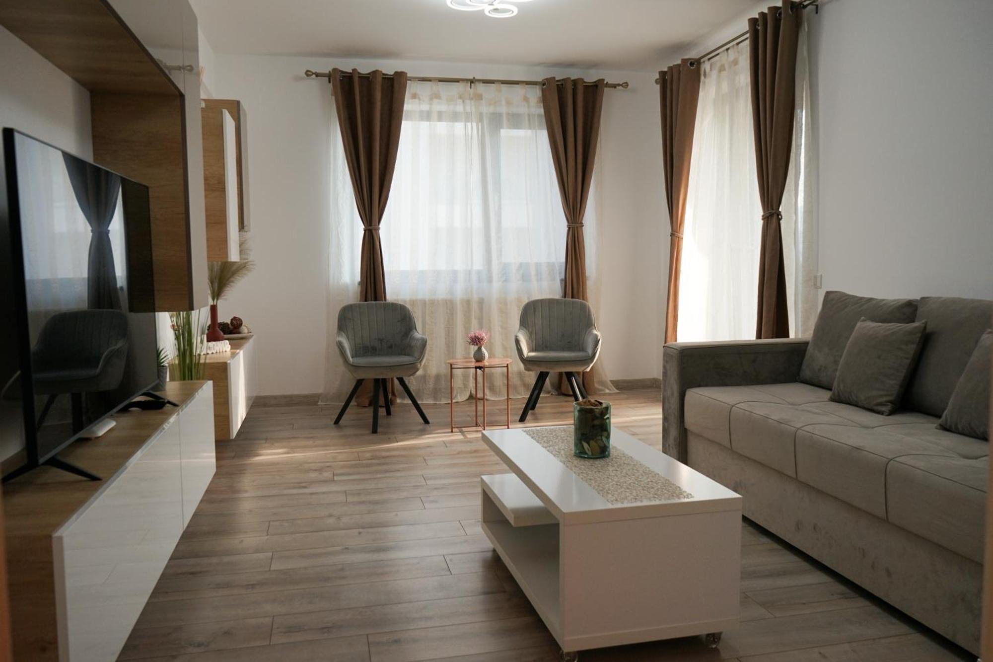 Mirandis Apartments - Comfort & Private Parking Near Coresi Mall Брашов Екстер'єр фото