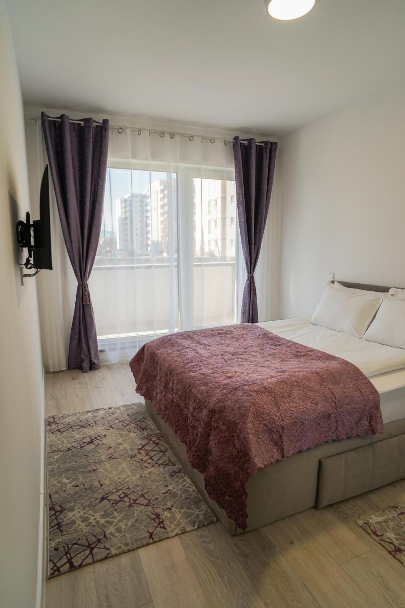 Mirandis Apartments - Comfort & Private Parking Near Coresi Mall Брашов Екстер'єр фото