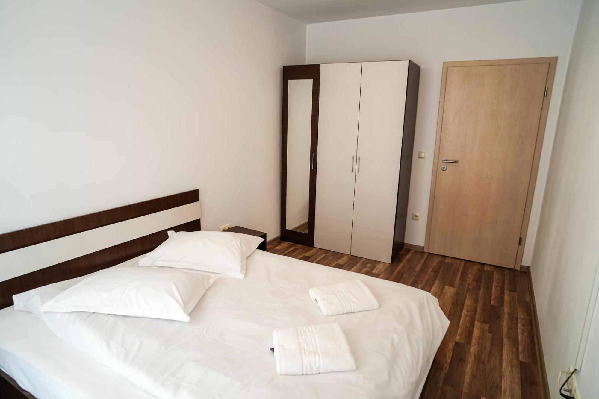 Mirandis Apartments - Comfort & Private Parking Near Coresi Mall Брашов Екстер'єр фото