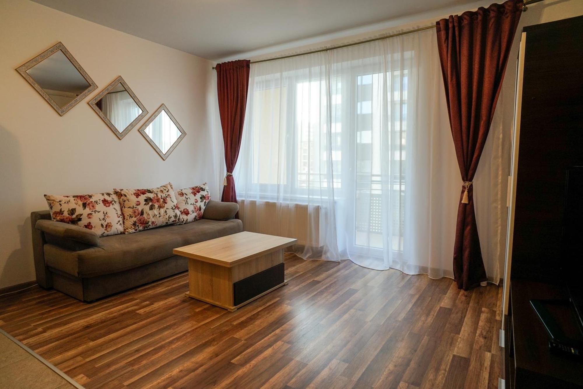 Mirandis Apartments - Comfort & Private Parking Near Coresi Mall Брашов Екстер'єр фото