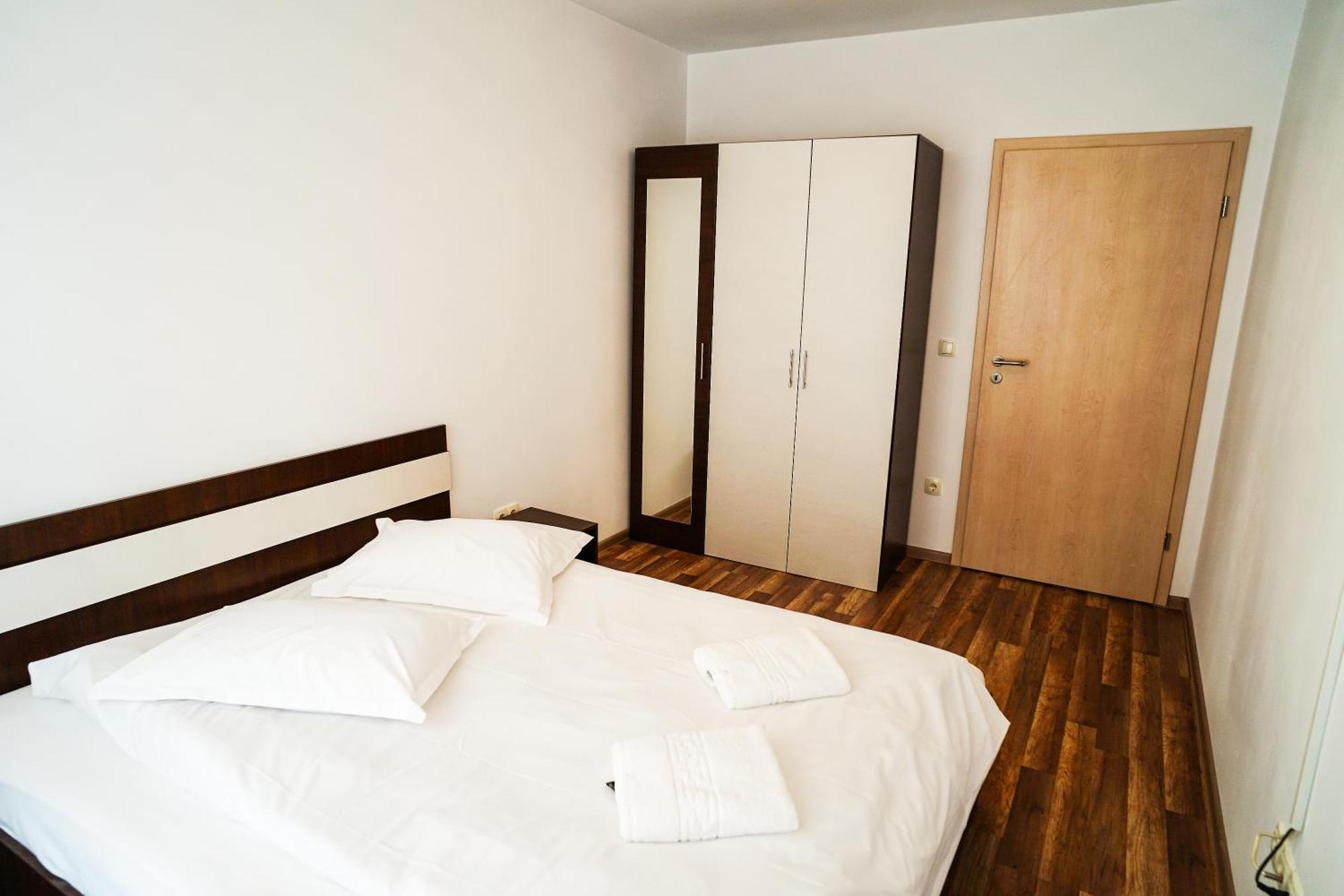 Mirandis Apartments - Comfort & Private Parking Near Coresi Mall Брашов Екстер'єр фото