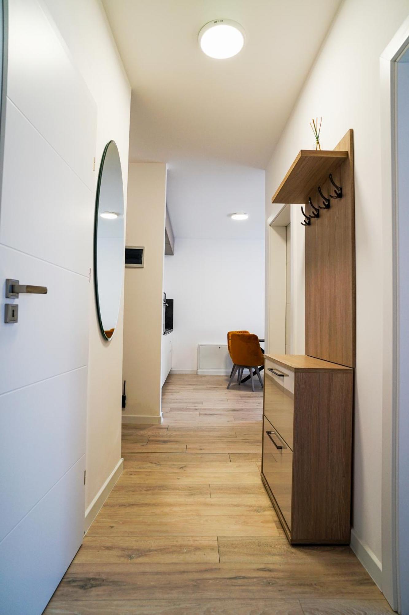 Mirandis Apartments - Comfort & Private Parking Near Coresi Mall Брашов Екстер'єр фото