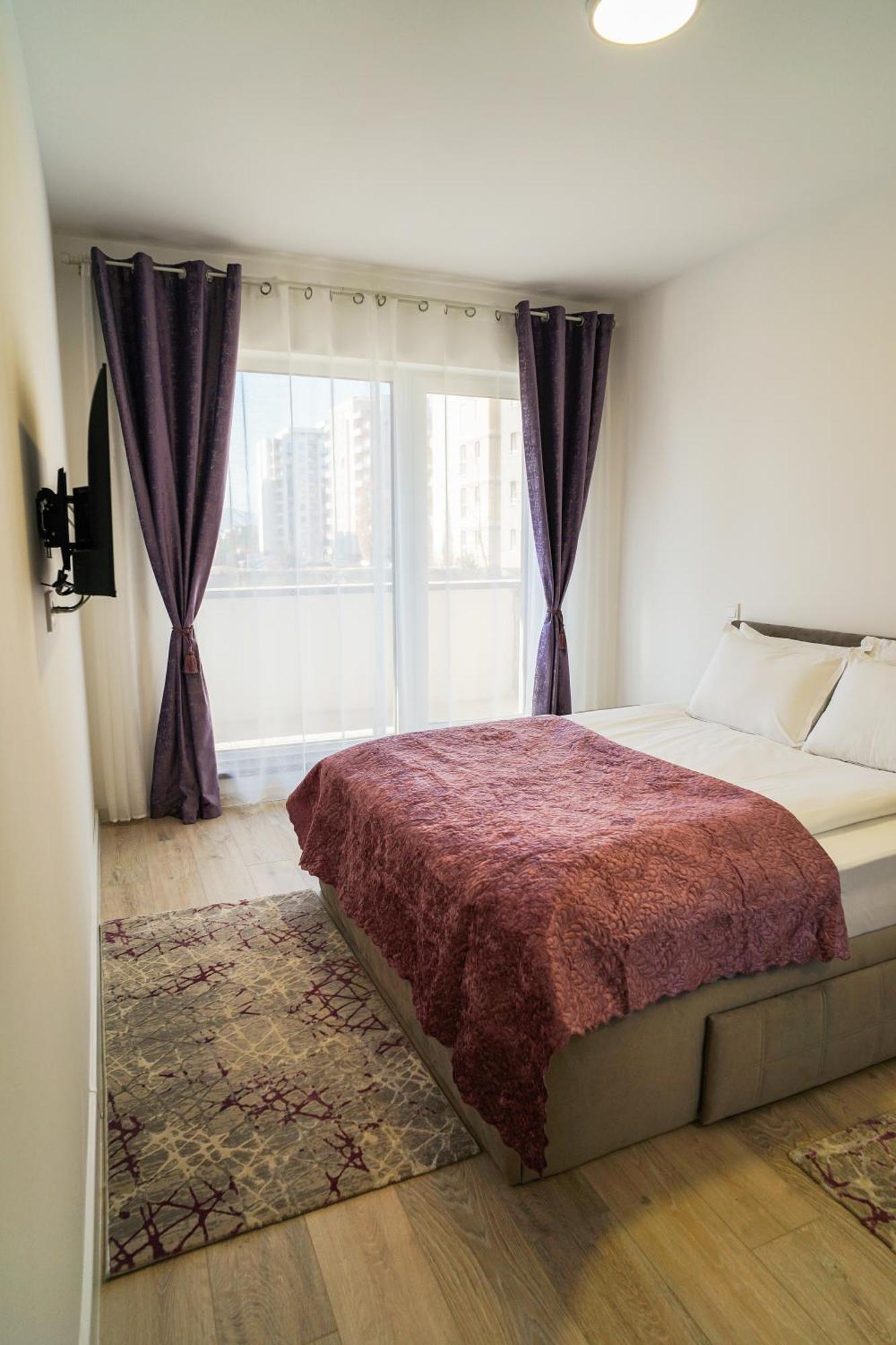 Mirandis Apartments - Comfort & Private Parking Near Coresi Mall Брашов Екстер'єр фото