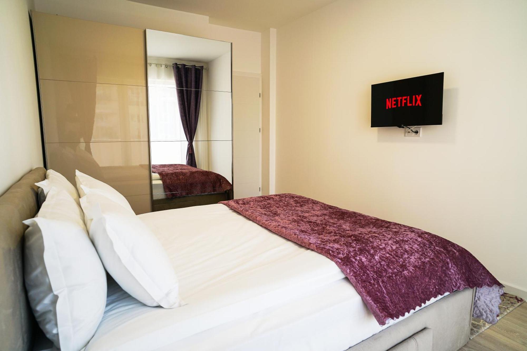 Mirandis Apartments - Comfort & Private Parking Near Coresi Mall Брашов Екстер'єр фото