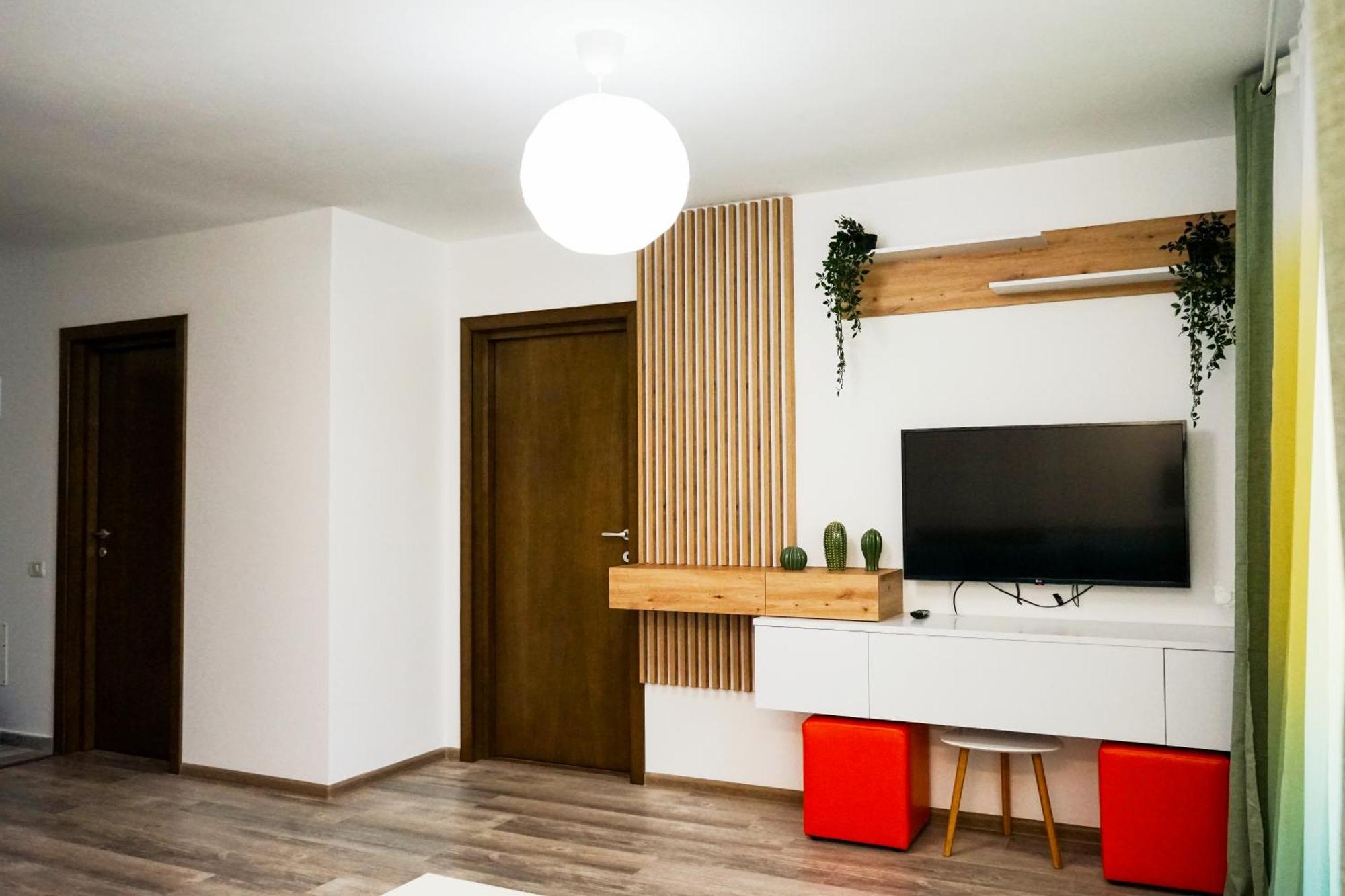 Mirandis Apartments - Comfort & Private Parking Near Coresi Mall Брашов Екстер'єр фото